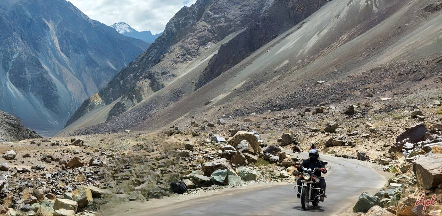 Manali to Keylong Motorcycle Tour via Rohtang Pass