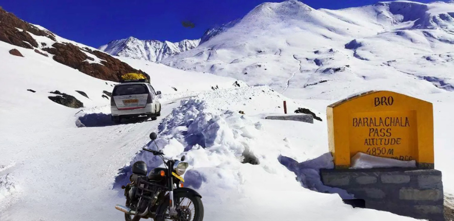 Manali to Keylong Motorcycle Tour via Rohtang Pass