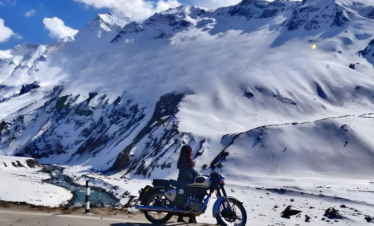 Manali – Sissu Snow Ride via Atal Tunnel Motorcycle Tour